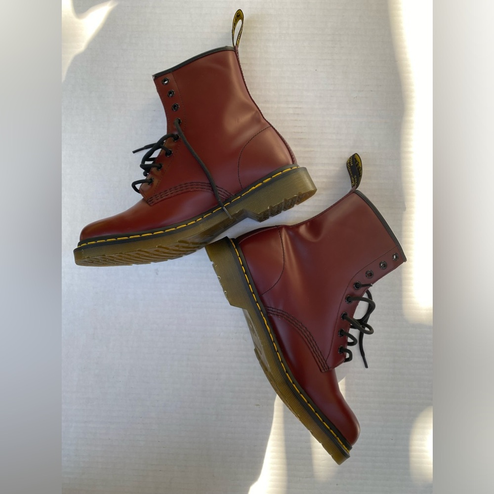 Dr Martens 1460 Smooth Leather Cherry Red size 42 mens 8 women's 9.5 - Picture 2 of 16